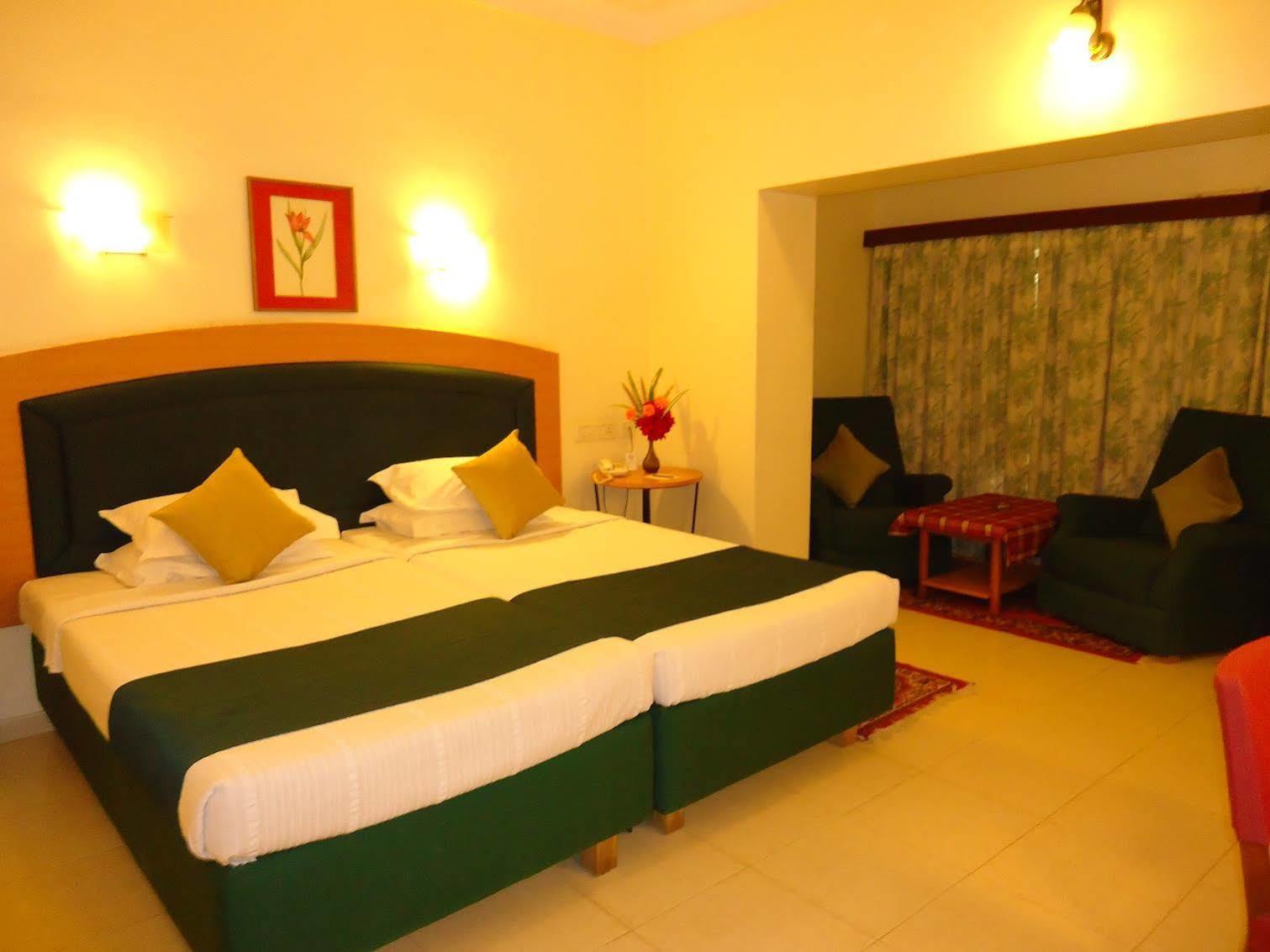 Cama Rajputana Club Resort Mount Abu Esterno foto